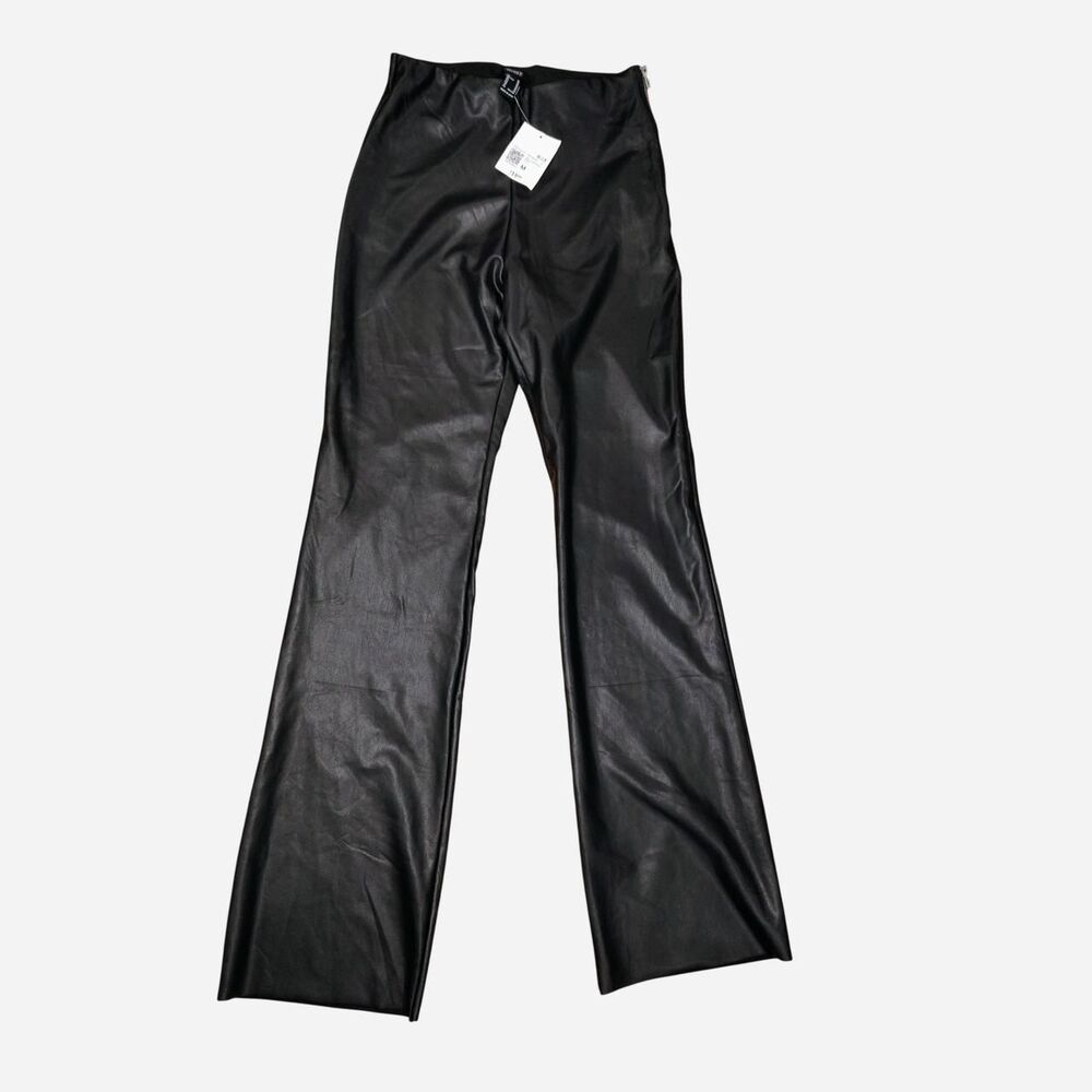 Forever-21 Women's Black faux leather size M y2k 2000s